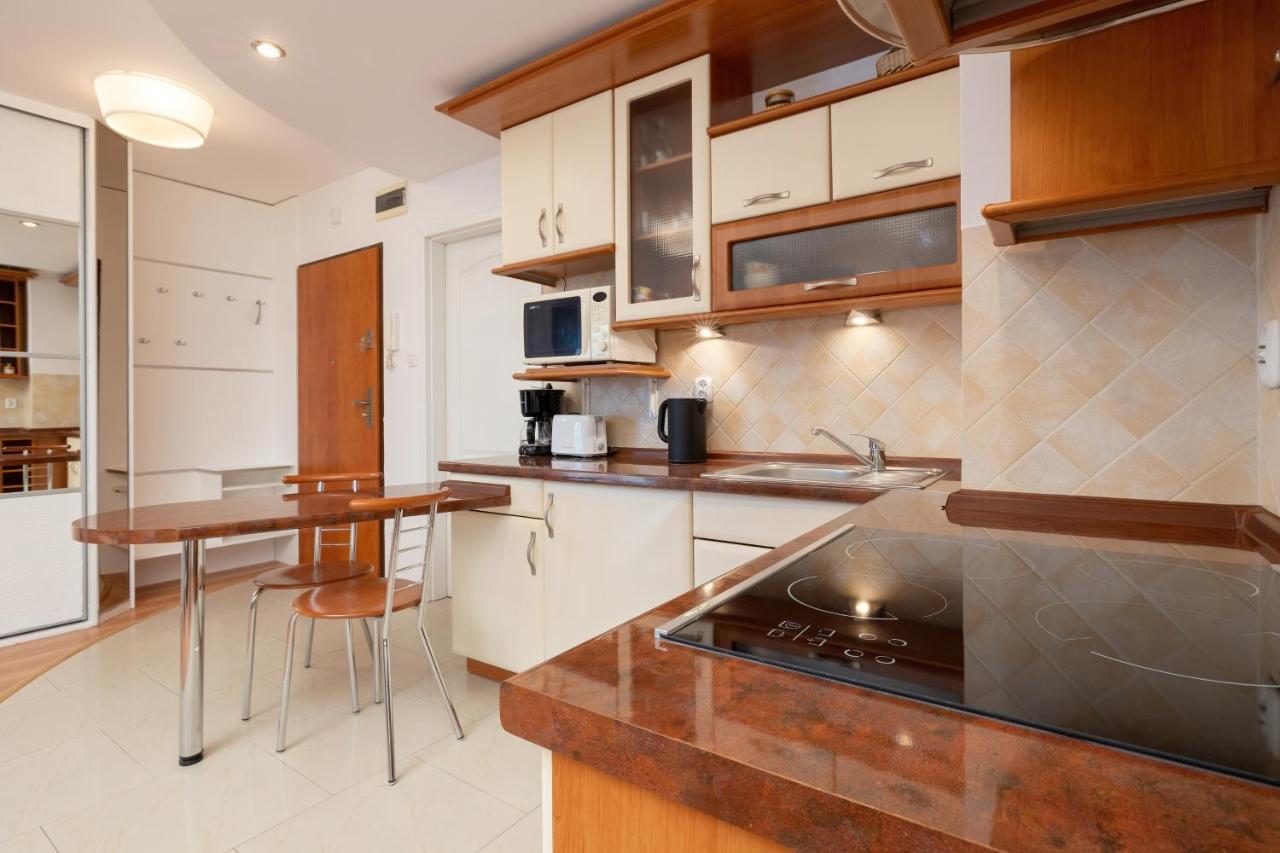 Port Kolobrzeg Str Towarowa By Jantar Apartamenty 코워브제크 외부 사진